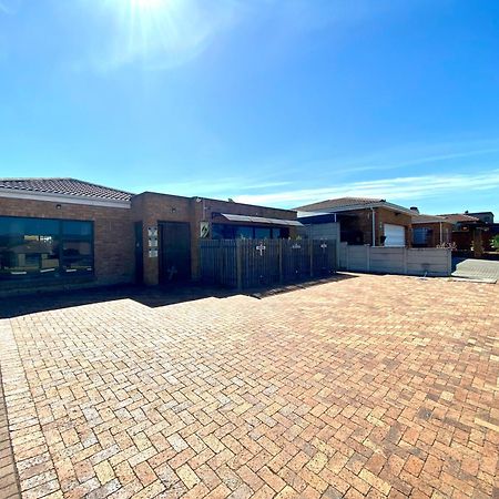 Azura Sleep Brackenfell Apartment Exterior photo